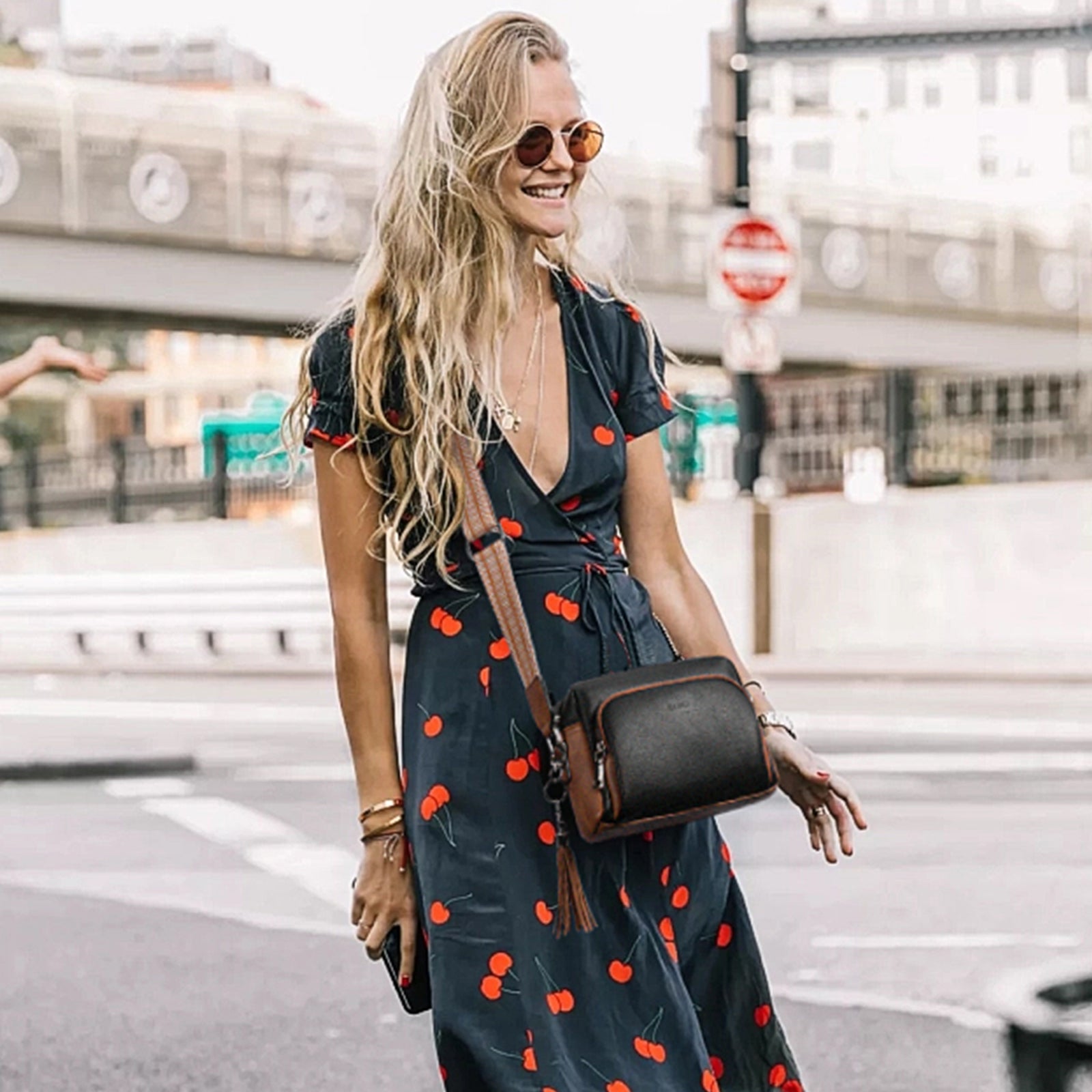 Crossbody Purses for Women Vegan Leather Crossbody Bags with Adjustable Wide Strap