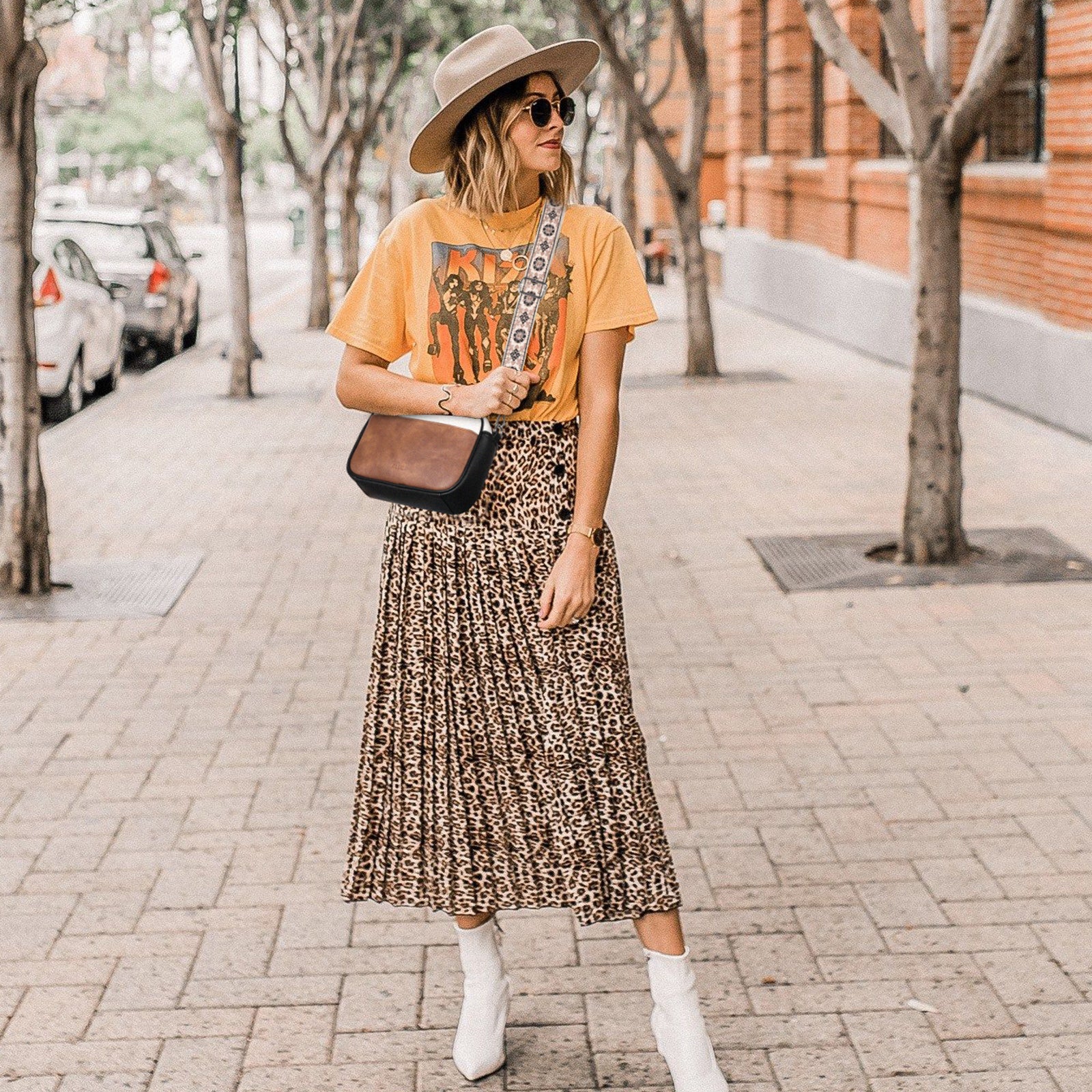 Vegan Leather Crossbody Bags for Women Trendy with Adjustable Wide Strap